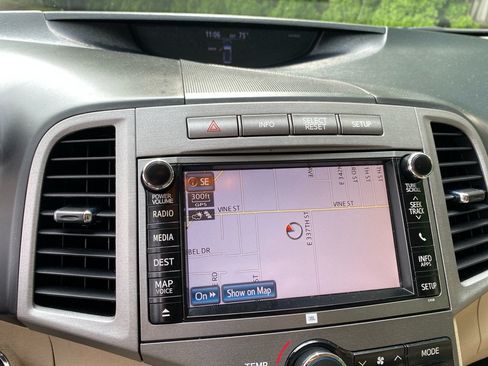 Used 2013 Toyota Venza Limited AWD/4WD image 16