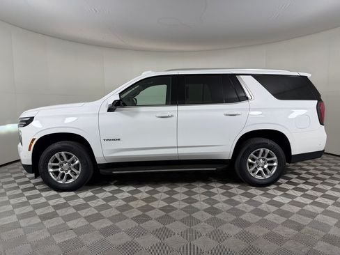 Used 2025 Chevrolet Tahoe LT AWD/4WD image 2