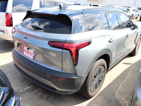 Used 2025 Chevrolet Blazer EV LT FWD image 9