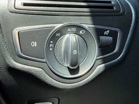 Used 2020 Mercedes-Benz GLC 300 image 40