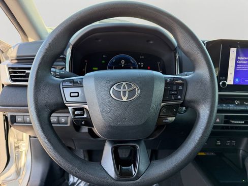 Used 2025 Toyota Camry LE image 19