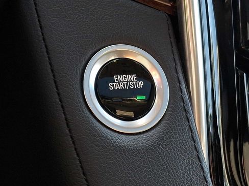 Used 2020 Cadillac Escalade Premium Luxury AWD/4WD image 21