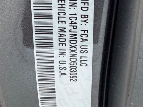 Used 2022 Jeep Cherokee Limited image 21