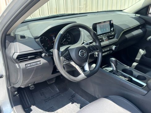 Used 2021 Nissan Altima 2.5 S FWD image 12