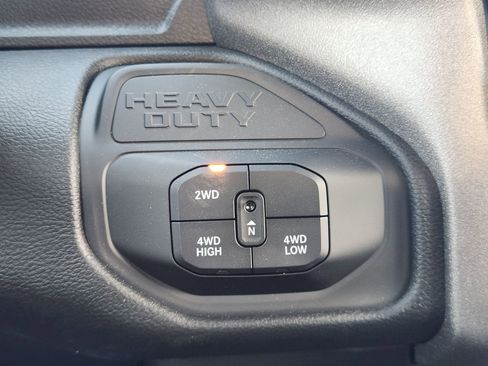 New 2026 RAM 2500 Tradesman w/ Chrome Appearance Group AWD/4WD image 18