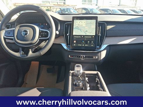 Certified 2025 Volvo XC90 B6 Plus image 13