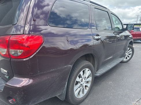Used 2017 Toyota Sequoia Limited w/ Safety & Convenience Package AWD/4WD image 4