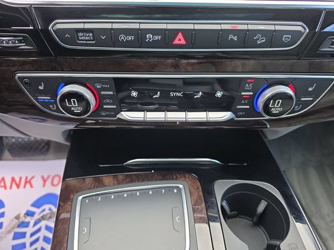 Used 2019 Audi Q7 3.0T Premium Plus w/ Premium Plus Package AWD/4WD image 17