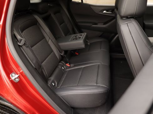 New 2026 Chevrolet Equinox LT w/ Convenience Package II image 31