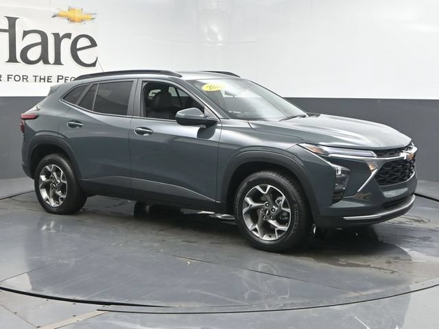 Used 2025 Chevrolet Trax LT FWD image 6