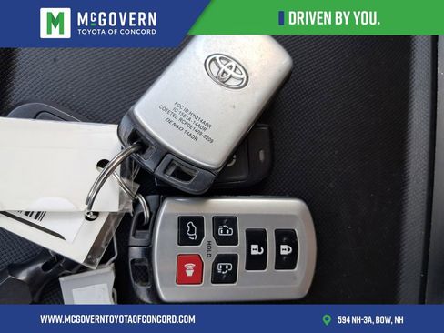 Used 2020 Toyota Sienna XLE w/ Carpet Mat Package AWD/4WD image 29