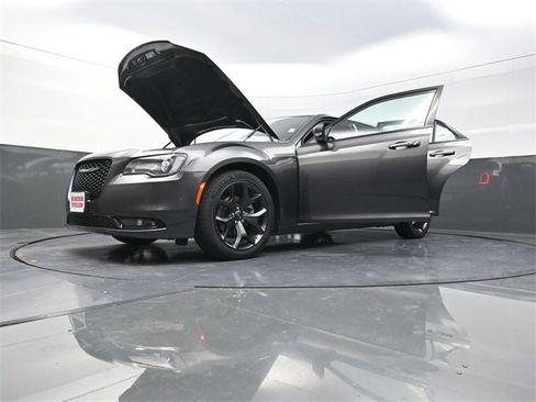 Used 2023 Chrysler 300 S image 37