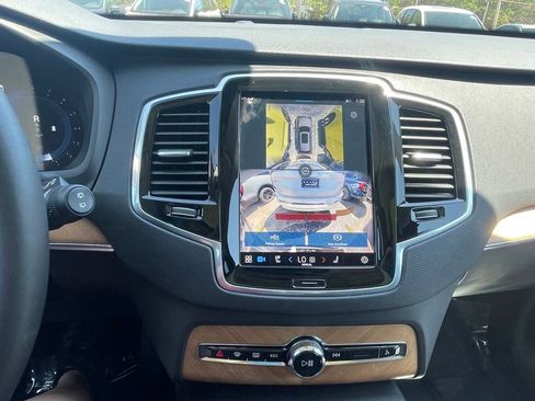 Used 2024 Volvo XC90 B6 Plus image 30