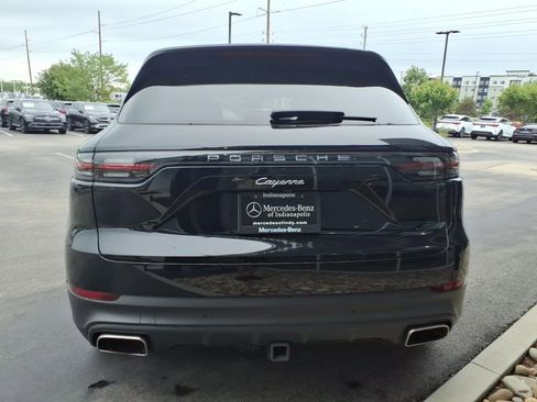 Used 2023 Porsche Cayenne AWD/4WD image 5
