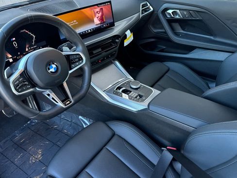 Used 2025 BMW 230i Coupe w/ M Sport Package image 11