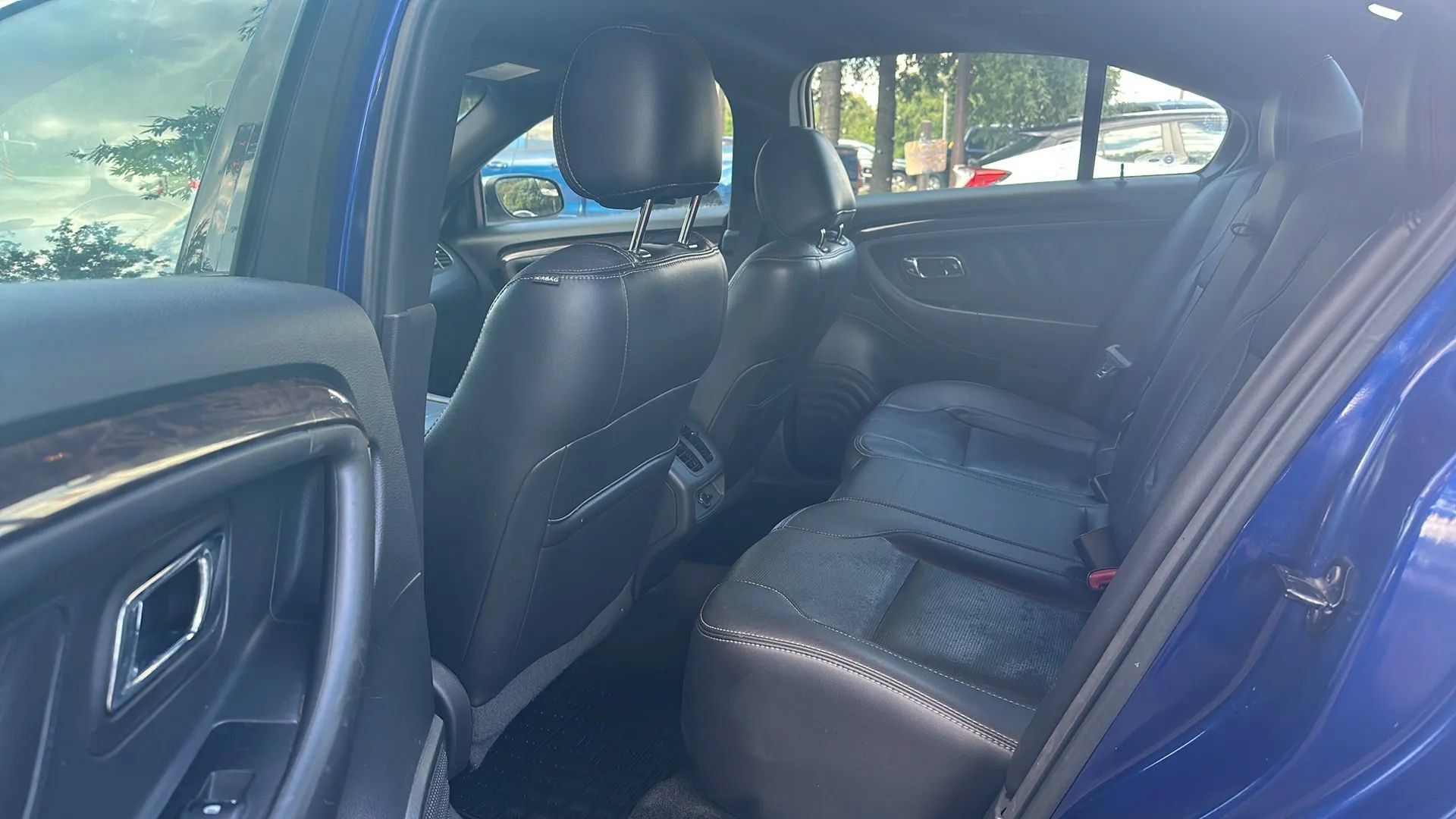 Used 2014 Ford Taurus Limited FWD image 9
