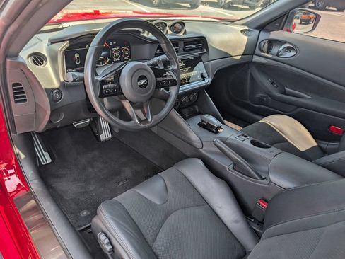Used 2025 Nissan Z Performance w/ Floor Mat Package RWD image 9