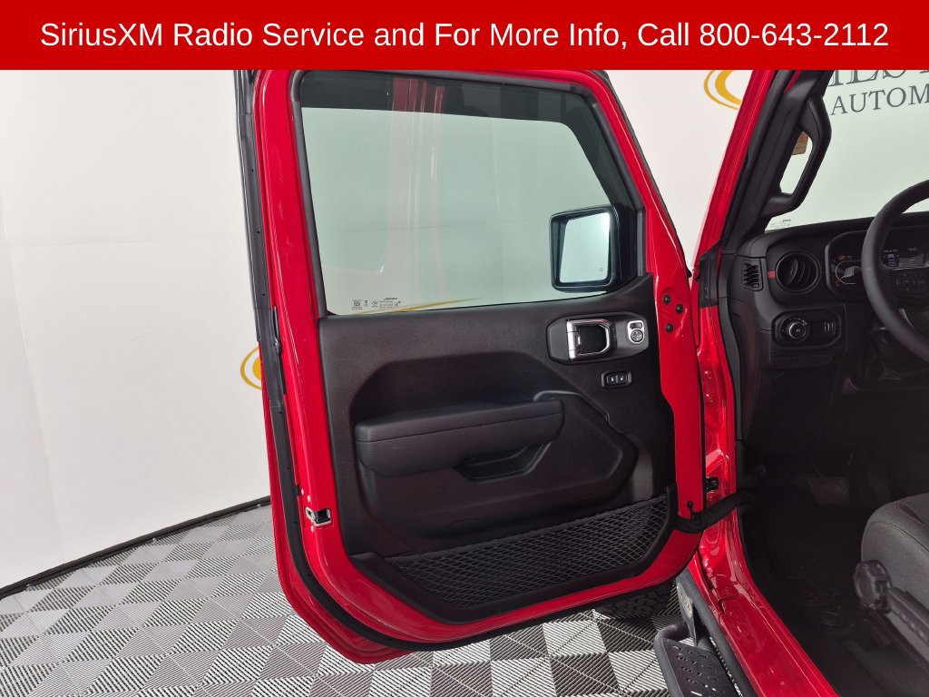 Used 2026 Jeep Wrangler Unlimited Rubicon w/ Technology Group AWD/4WD image 15