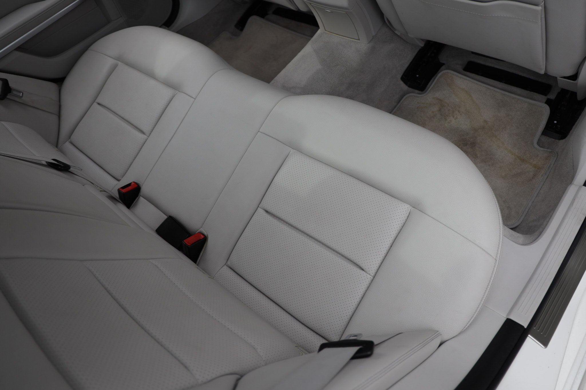 Used 2016 Mercedes-Benz E 350 Sedan w/ Premium Package image 16