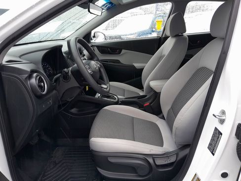 Used 2022 Hyundai Kona SE image 12