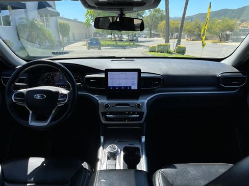 Used 2021 Ford Explorer XLT w/ Equipment Group 202A image 13