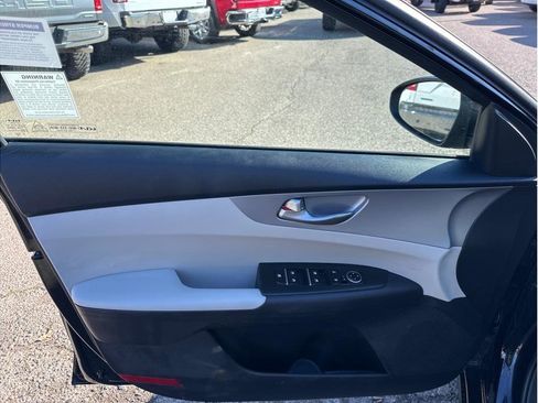 Used 2022 Kia Forte LXS w/ LXS Technology Package image 15