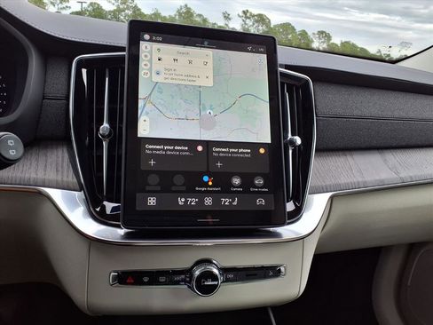 New 2026 Volvo XC90 B6 Ultra w/ Protection Package image 15