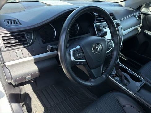 Used 2015 Toyota Camry SE FWD image 14