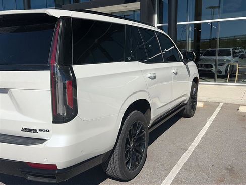 Used 2023 Cadillac Escalade Sport Platinum w/ LPO, ONYX Package AWD/4WD image 5