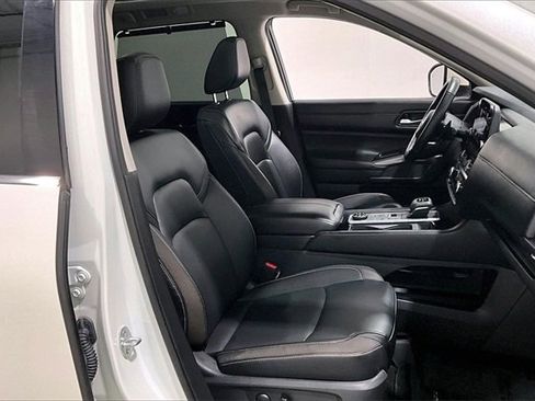 Used 2023 Nissan Pathfinder SL image 31