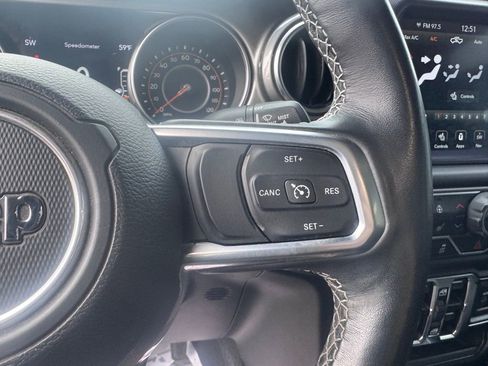 Used 2020 Jeep Gladiator Overland image 13
