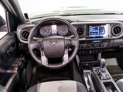Used 2021 Toyota Tacoma TRD Off-Road w/ Technology Package AWD/4WD image 12
