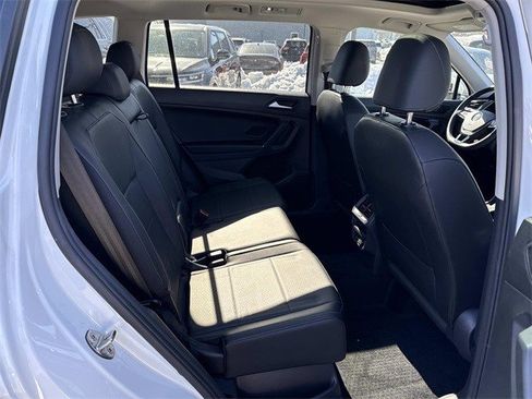 Used 2020 Volkswagen Tiguan SEL image 11