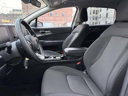 Used 2024 Kia Sportage LX image 16