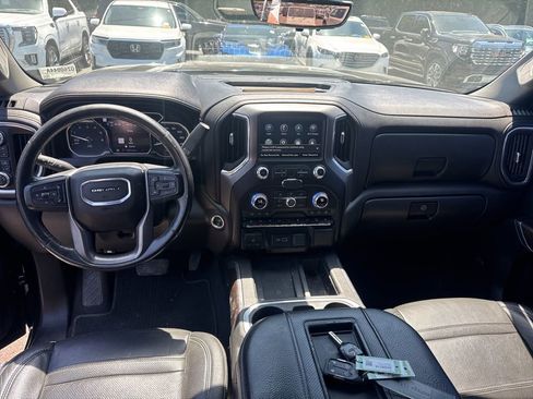Used 2020 GMC Sierra 1500 Denali w/ Denali Ultimate Package AWD/4WD image 9