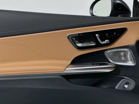 Used 2024 Mercedes-Benz CLE 300 4MATIC Coupe image 16