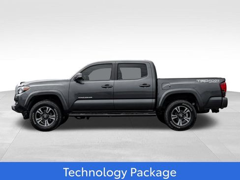 Used 2019 Toyota Tacoma TRD Sport w/ Technology Package AWD/4WD image 4