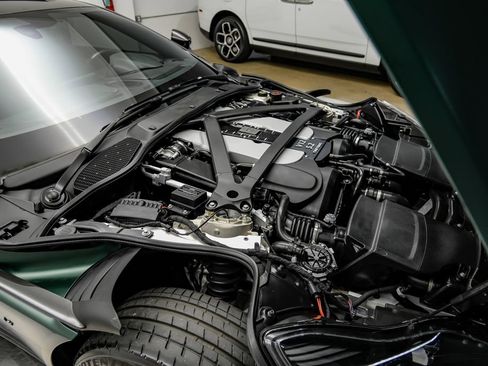 Used 2020 Aston Martin DB11 AMR RWD image 65