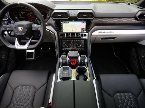 Used 2024 Lamborghini Urus S AWD/4WD image 7