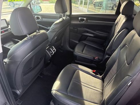 Certified 2025 Kia Sorento EX AWD/4WD image 15