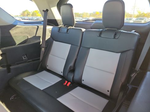 Used 2022 Ford Explorer XLT w/ Equipment Group 202A image 17