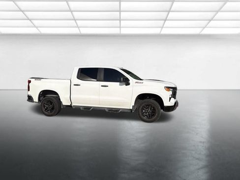 Used 2022 Chevrolet Silverado 1500 Custom Trail Boss w/ LPO, Dark Essentials Package AWD/4WD image 3