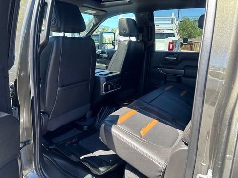 Used 2022 GMC Sierra 2500 AT4 w/ AT4 Preferred Package AWD/4WD image 17