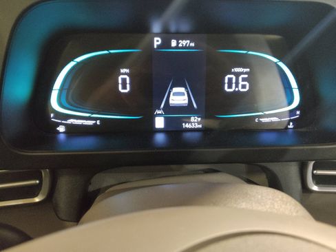 Used 2025 Hyundai Elantra Sport FWD image 23
