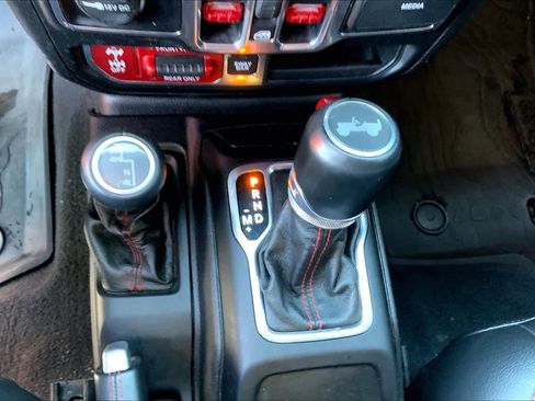 Used 2020 Jeep Wrangler Unlimited Rubicon w/ Quick Order Package 28Y Recon AWD/4WD image 34