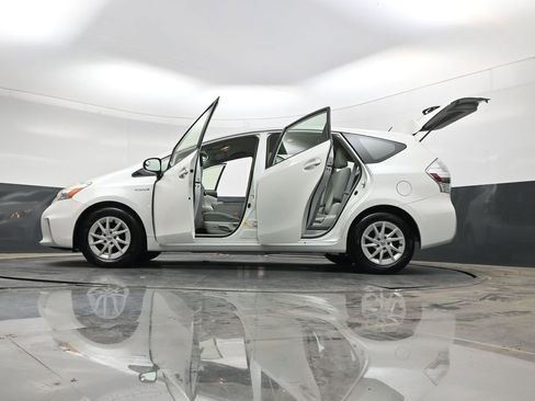 Used 2014 Toyota Prius V Three FWD image 39