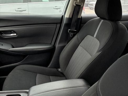 Used 2025 Nissan Sentra SV image 9