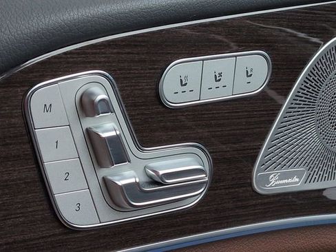 Used 2025 Mercedes-Benz GLE 450e 4MATIC image 30