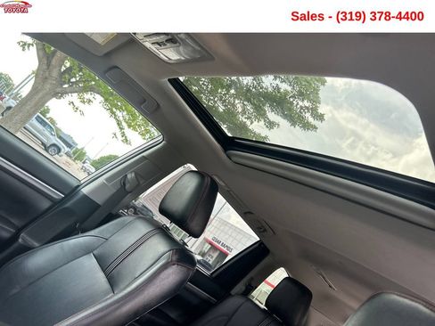 Used 2019 Toyota Highlander SE AWD/4WD image 18