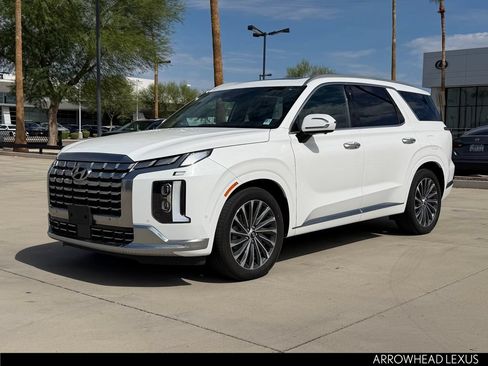 Used 2023 Hyundai Palisade Calligraphy AWD/4WD image 2